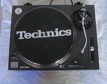 Technics 1210 Turntable